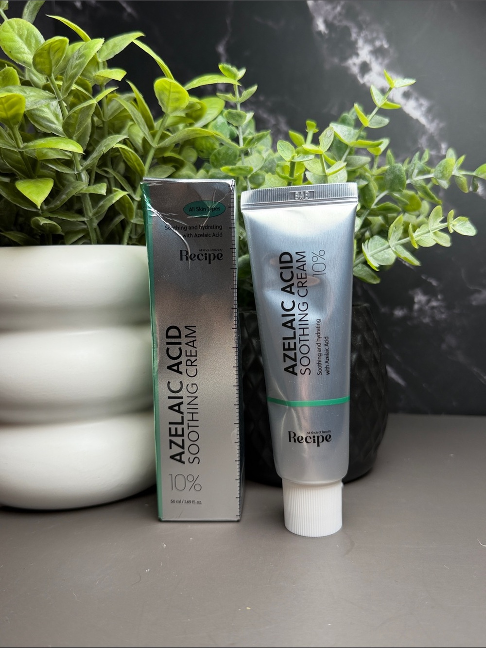 Azelaic Acid 10% Soothing Cream – Silver with Green Accent